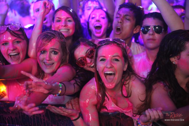 SURVIVE PAINT WARS: NEON BATTLE event information