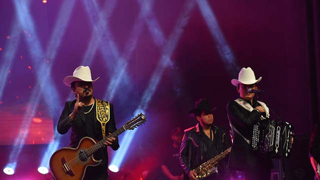Los Dos Carnales event information